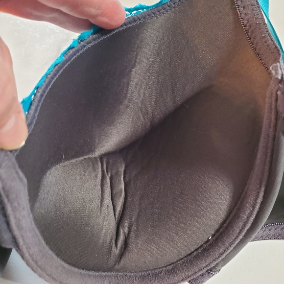 Gray Bra with Teal Lace Trim size 38C - Picture 8 of 16